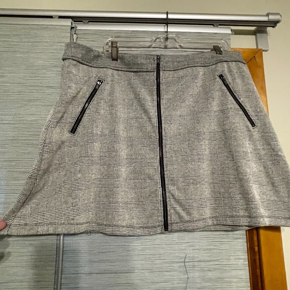 GAP Herringbone Zip Front Jersey Knit Mini Skirt  NWT 20 Zip Pockets